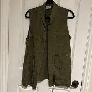 Universal Thread green utility sleeveless vest